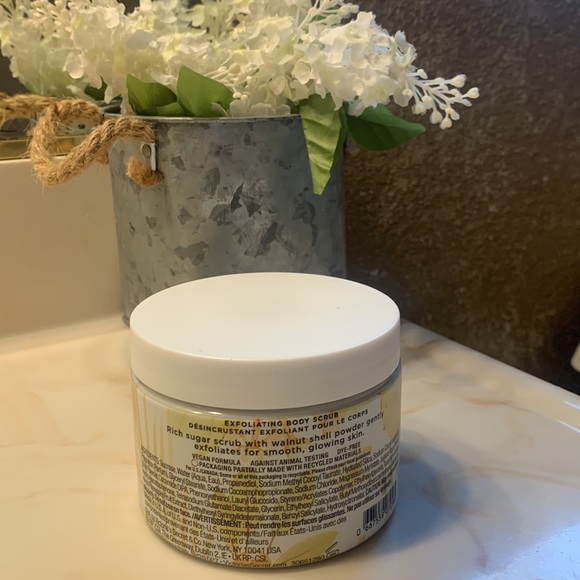 Victoria's Secret Pineapple & Shea Energize Exfoliating Body Scrub 13oz. New! - Picture 3 of 4